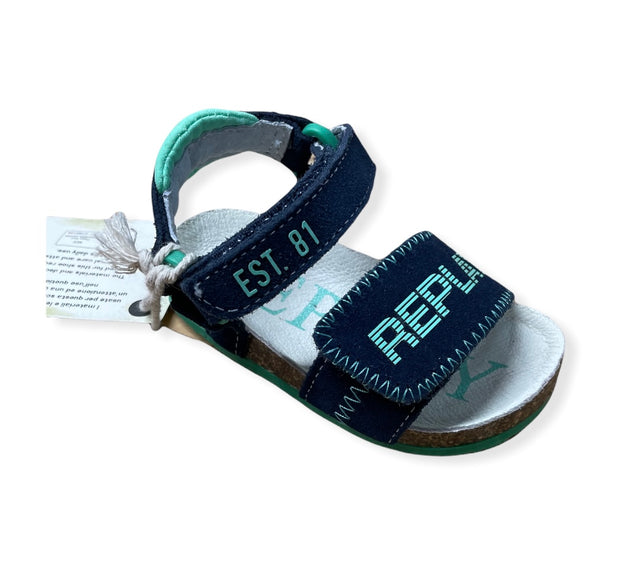 54A7BC3B 5557 4BBB BB12 1C8C0139DEB6