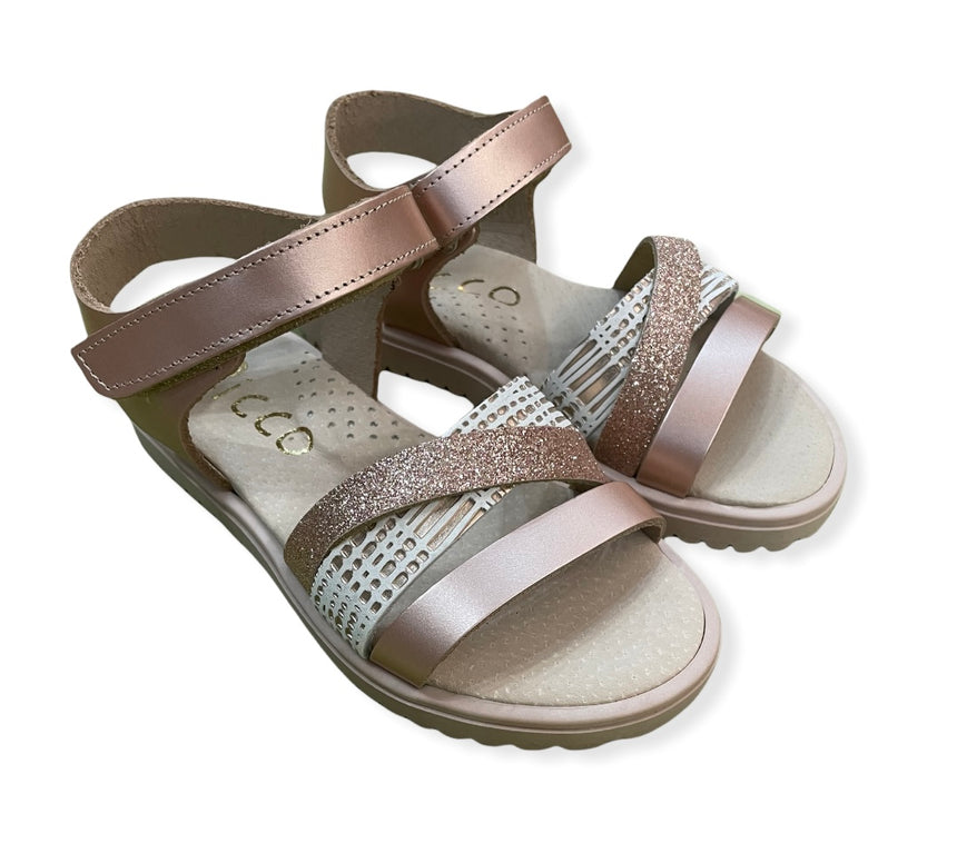 BD28B9E7 2896 4F6A 938A D32A90D146A8