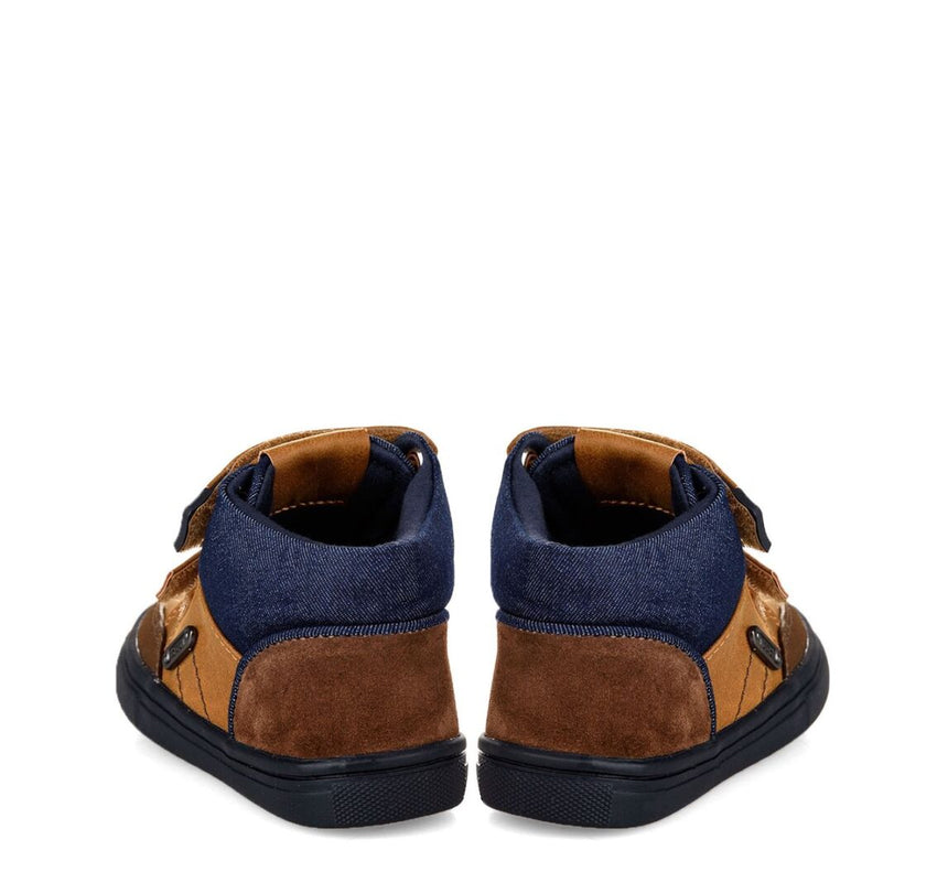 ad674a6d1fe9719f63c6c38a20dafe16